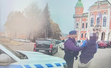 Zlodejka na drogách klamala policajtom, skončila na psychiatrii