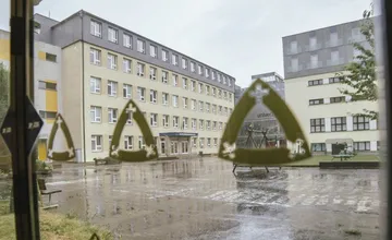 Ani Katolícka univerzita v Ružomberku nezabúda na 17. november. Študentom udeľuje voľno