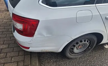 Majiteľ poškodeného auta na Kysuciach hľadá vinníka. Chcel situáciu vyriešiť, osud to však zariadil inak, tvrdí