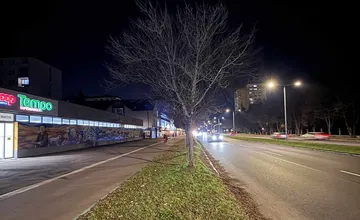 Šofér v Martine v rýchlosti nabúral do mladej vodičky, z miesta ušiel. Žena hľadá svedkov