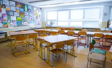 Chystáte sa s deťmi v roku 2026 na dovolenku? Ministerstvo zverejnilo prehľad školských prázdnin 