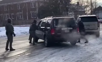 VIDEO: Agent ICE v Minneapolise zastrelil 37-ročnú Američanku. Mala tri deti, vyštudovala anglickú literatúru