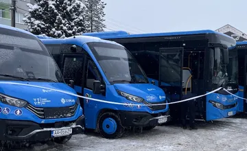Nižšie riziko nehôd aj moderné vychytávky. Čo prinesú nové autobusy cestujúcim z Oravy a Liptova?