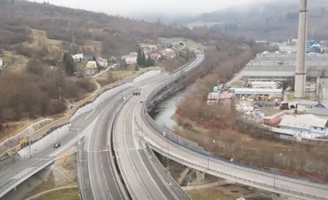 Na kysuckú diaľnicu prichádzajú bagre. Diaľničiari budú robiť aj niečo, čo ešte nikdy nerobili