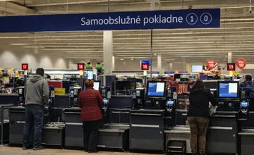 Žilinčanka sa prihovára za predavačov, na ktorých si ľudia vybíjajú hnev na samoobslužné pokladne