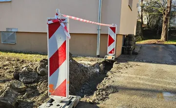 Za minimálnu odmenu spôsobili obrovské nebezpečenstvo: Zlodeji v Martine ukradli značky pri výkope