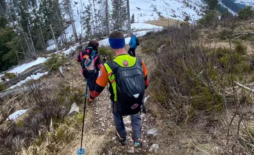 Manželia vyrazili do liptovských hôr bez mapy a bez energie. Do vyčerpania blúdili po zasnežených kopcoch