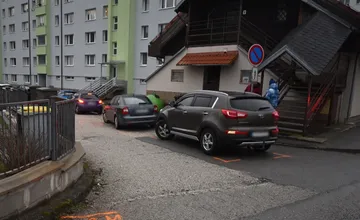 Kysučan s takmer tromi promile nabúral pri cúvaní. Za volant si sadol, hoci mal doživotný zákaz