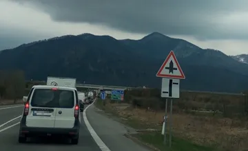 Hromadná nehoda v kolóne pri Ružomberku: Doprava kolabuje, čakanie rátajte v hodinách