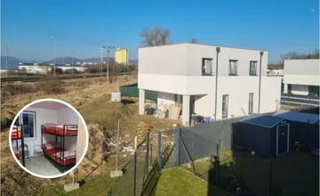 FOTO: Bojíme sa pustiť deti von, hovoria rodiny z Bytčice. V susedstve im vznikla nelegálna ubytovňa