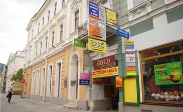 Chystá sa Žilina zatočiť s premnoženou reklamou? Mesto hľadá referenta vizuálneho smogu