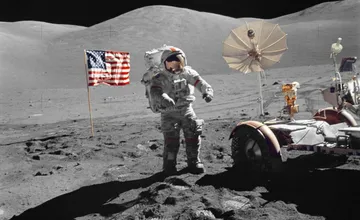 Posledný muž na Mesiaci má korene na Kysuciach. Priniesol tam úlomky kozmických lodí a vzácne artefakty