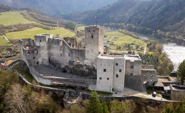 Zaujímavé pracovné príležitosti pri Žiline: Dva hrady hľadajú ľudí na stavbu aj do vedenia