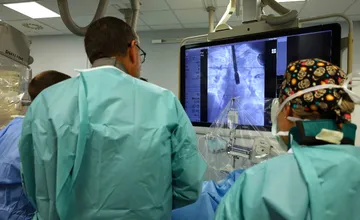 Malý otvor v srdci môže spôsobiť mŕtvicu aj mladým ľuďom. V Žiline sa po operácii postavíte na nohy už na druhý deň