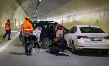 FOTO: Hasiči zasahovali pri vážnej nehode v tuneli Čebrať. Pred spustením diaľnice ho preverilo taktické cvičenie