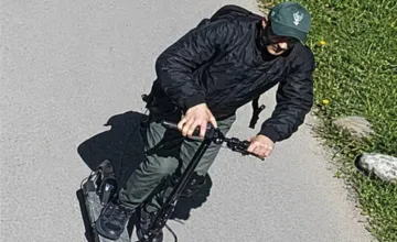 Číhal v kríkoch a v nečakanej chvíli zobral kolobežku. Krádež na Solinkách upozorňuje na širší problém