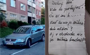 Problémy s parkovaním riešia aj v obci pri Žiline. Vodič si našiel za oknom nepríjemný odkaz