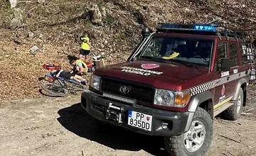 Predĺžený víkend priniesol zranenia cudzincov na horách. Na Kysuciach ratovali cyklistu, v Terchovej staršiu ženu