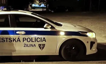 Po Žiline chodí muž s kamerami, ktorý natáča deti aj dospelých. Prenasleduje ich v lese aj v meste