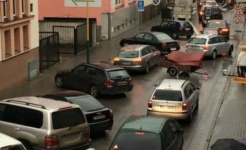 Blokovanie cesty, krádeže nafty a dary pre ľudí bez domova. Aká bola činnosť MP cez Vianoce?