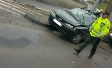 Dopravná nehoda pod Rondlom spôsobila menšie zdržanie