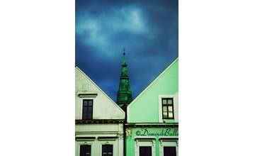 Farský kostol z Mariánskeho námestia