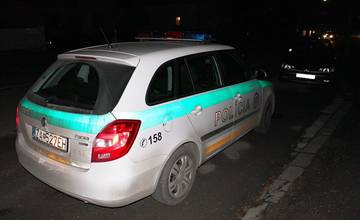 Jazdila na vozidle svojho priateľa a poškodila ho. Hrozia jej dva roky za mrežami