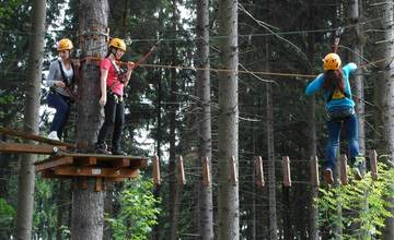 Lanový park Preles v lesoparku Chrasť sa sťahuje