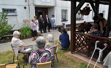 Mesto vybudovalo pre seniorov na Solinkách altánok