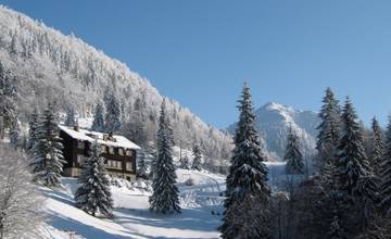 Na Chate pod Suchým bolo rušno, privolaní boli záchranári aj policajti