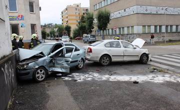 Na križovatke ulíc Moyzesova a Revolučná sa pri nehode zranilo dievčatko