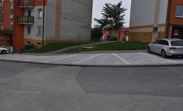 Na sídlisku Hájik v Žiline pribúdajú nové parkovacie miesta