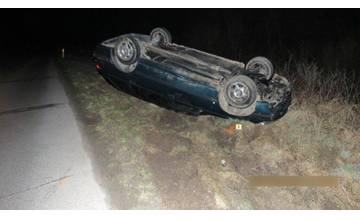 Opitý vodič bez vodičského oprávnenia spôsobil nehodu pri obci Belá