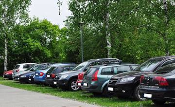 Parkovanie na sídliskách nebude spoplatnené