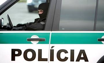 Pri policajnej naháňačke museli policajti strieľať