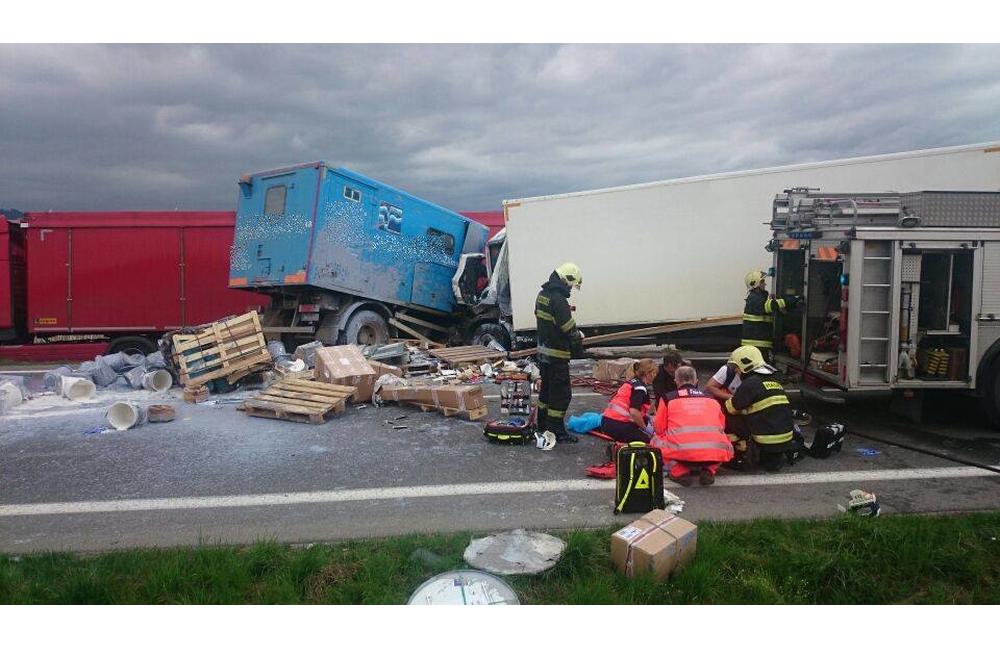Tragická dopravná nehoda pri obci Strečno dňa 28.4.2015, foto 3