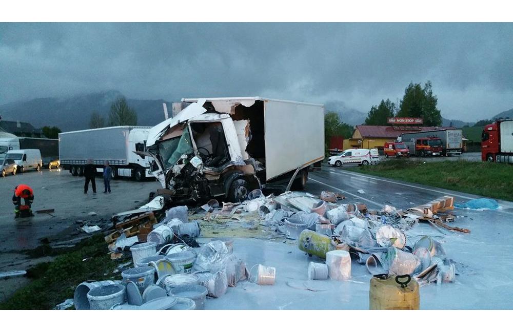 Tragická dopravná nehoda pri obci Strečno dňa 28.4.2015, foto 5