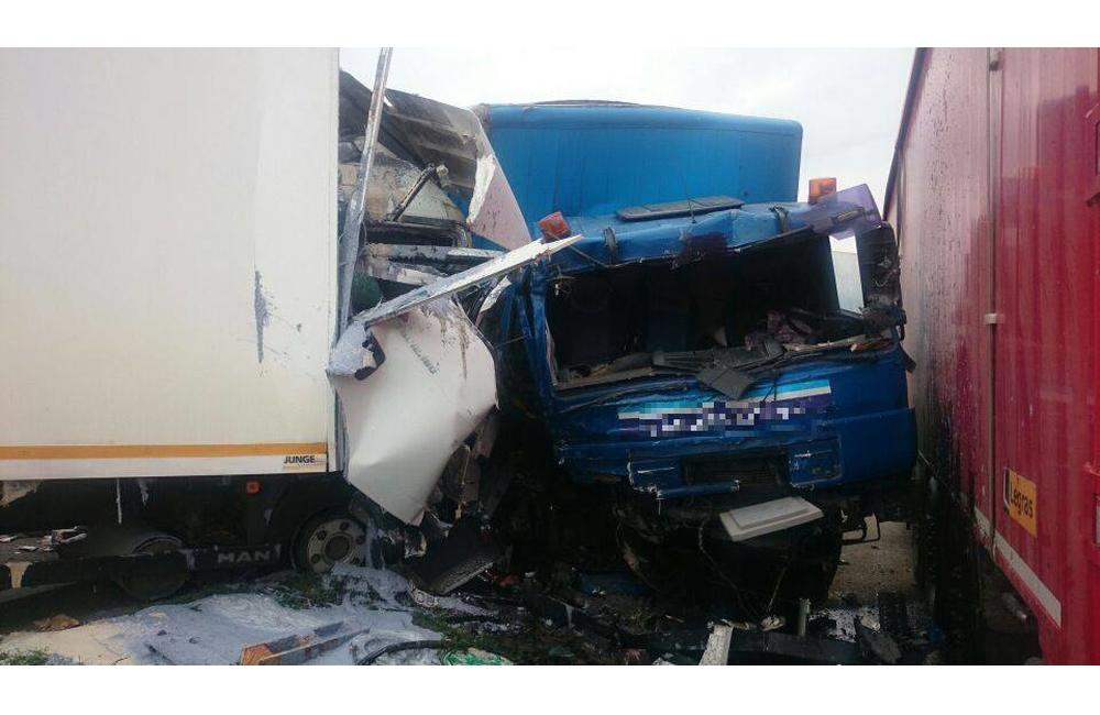 Tragická dopravná nehoda pri obci Strečno dňa 28.4.2015, foto 6