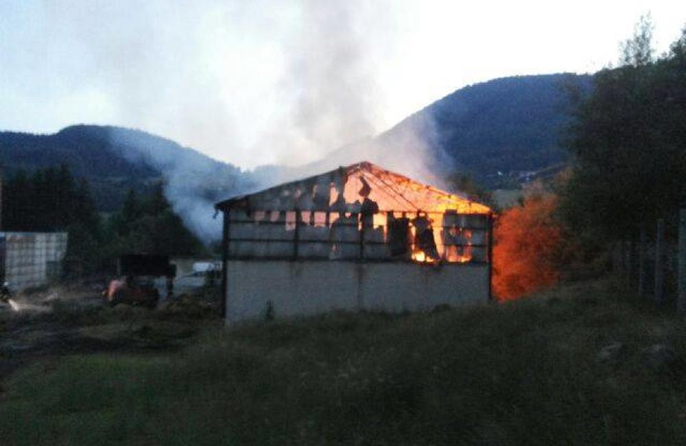 Požiar ovčína v obci Belá Zlieň 4.5.2015, foto 2