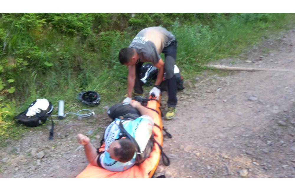 39 ročný cyklista spadol na lesnej ceste v Malej Fatre , foto 1