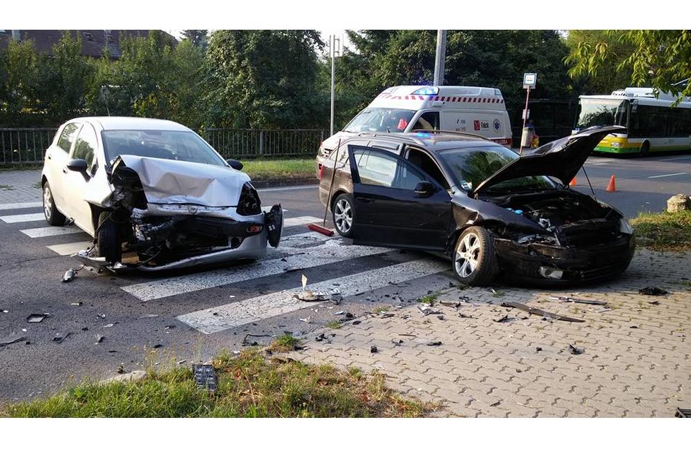 Dopravná nehoda na Tajovského ulici 12.8.2015, foto 1