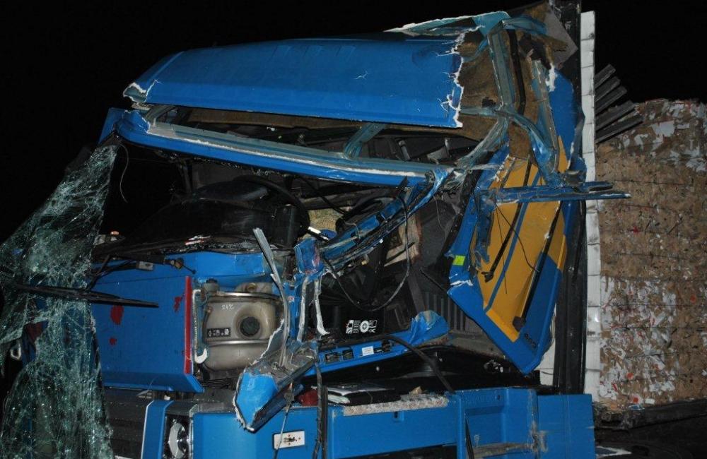 Zrážka dvoch kamiónov pri Martine 28.8.2015, foto 1