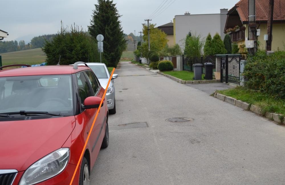 Problém s parkovaním na ulici Hronská v Trnovom, foto 4