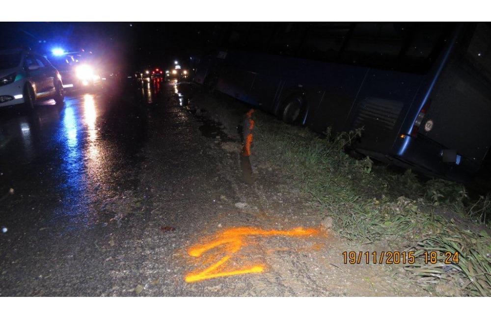 V Bitarovej narazil autobus do elektrického stĺpa, foto 7