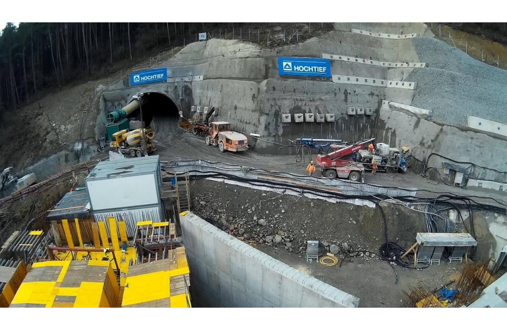 Portál Žilinské diaľnice prináša aktuálne fotografie z tunela v Chlmci, foto 4