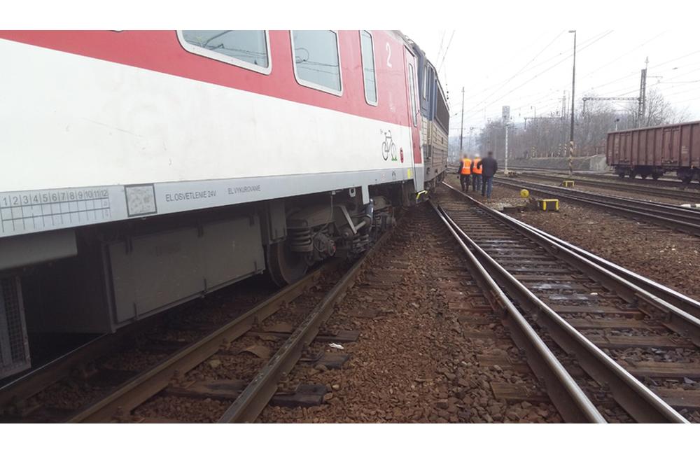 Vykoľajené vozne v železničnej stanici Žilina - 28.12.2015, foto 4