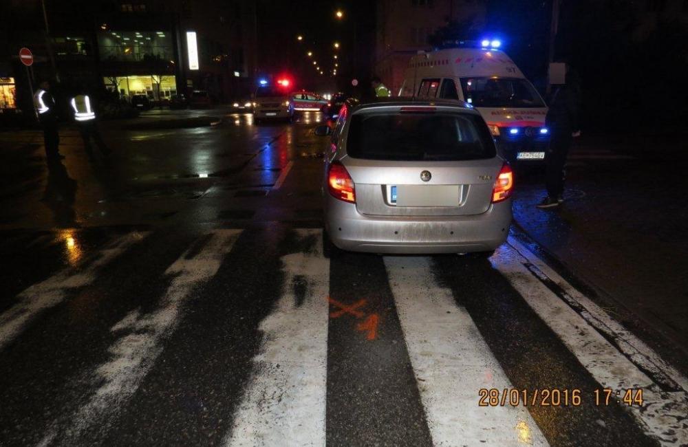 Vodič zrazil chodkyňu na križovatke ulíc Fándlyho a A.Bernoláka, foto 1