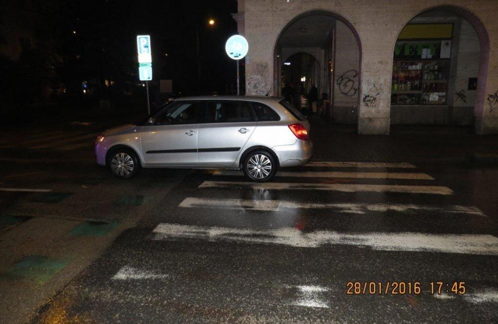 Vodič zrazil chodkyňu na križovatke ulíc Fándlyho a A.Bernoláka, foto 4