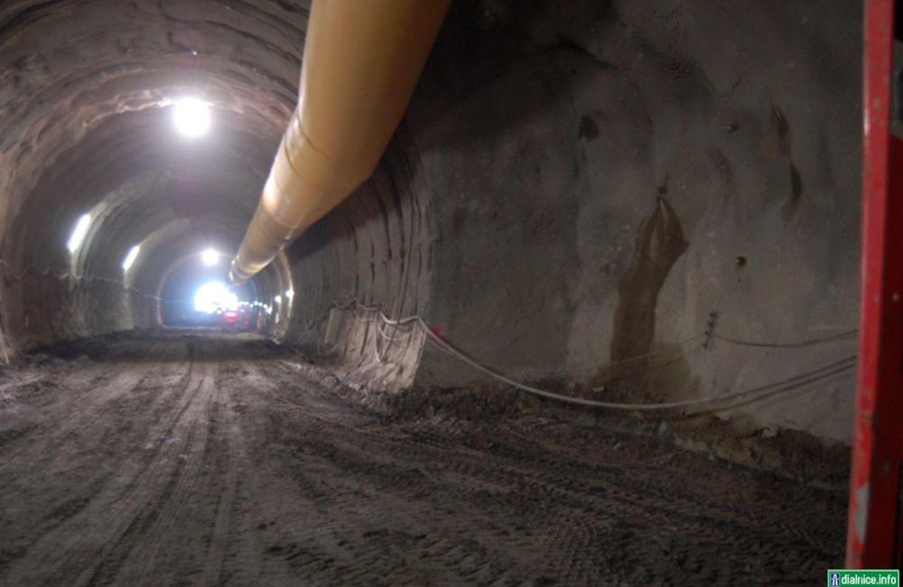 Na tuneli Višňové je vyrazených viac ako 600 metrov, foto 2
