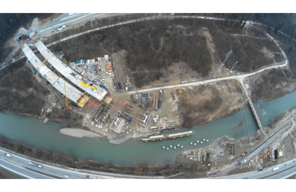 Letecké fotografie výstavby úseku D3 Žilina - Brodno, foto 4